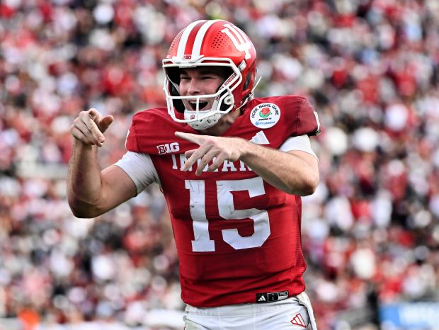 Quarterback Fernando Mendoza #15 of the Indiana Hoosiers reacts after a touchdown against the Alabama Crimson Tide in the second half of the 112th Rose Bowl CFP quarterfinal playoff football game in Pasadena on Thursday, January 1, 2026. (Photo by Keith Birmingham, Pasadena Star-News/ SCNG)
