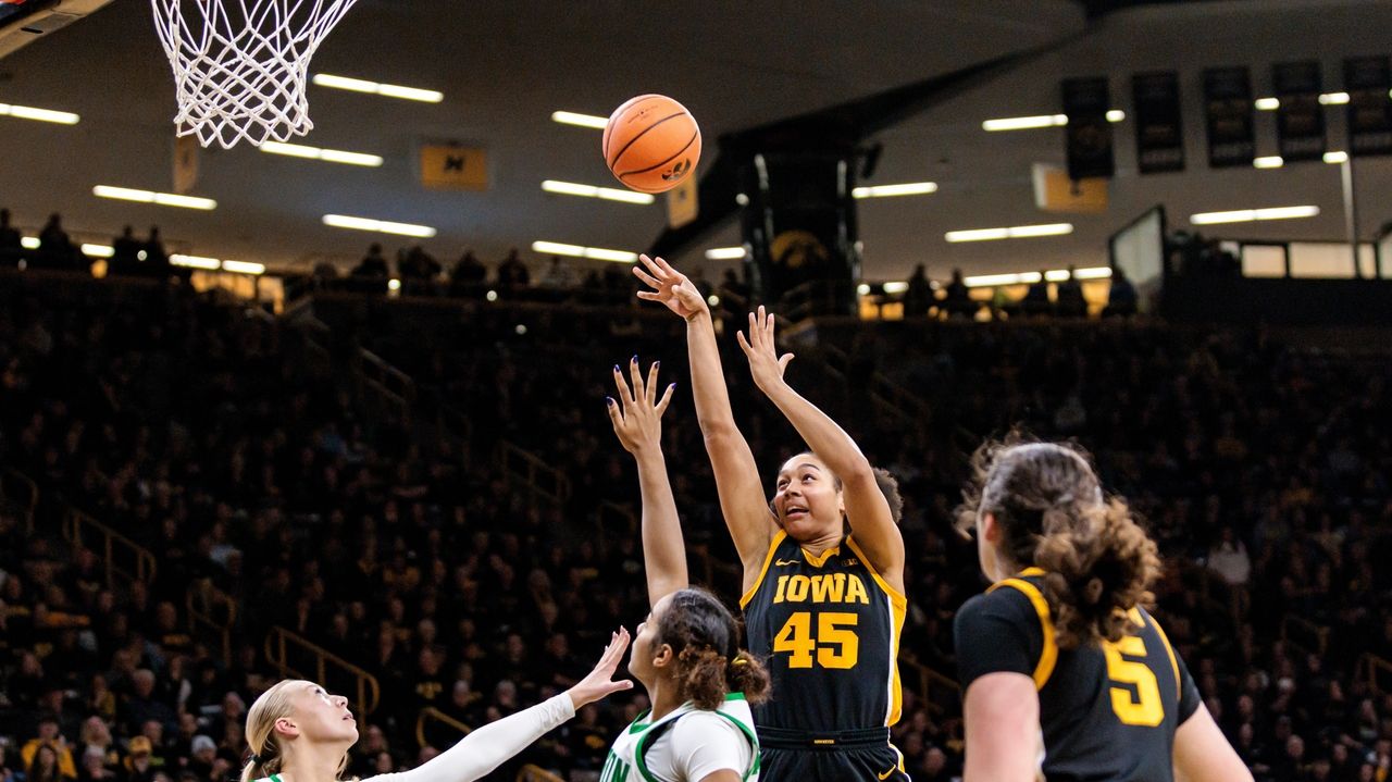 Iowa women face tough schedule after 7-0 start in Big Ten
