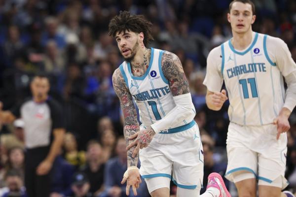 Balanced scoring leads Hornets to convincing win over Magic