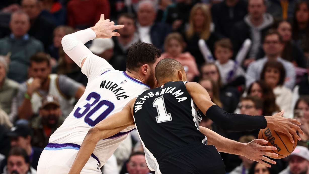 Spurs pull away late for 126-109 win despite Nurkic's 2nd straight triple-double