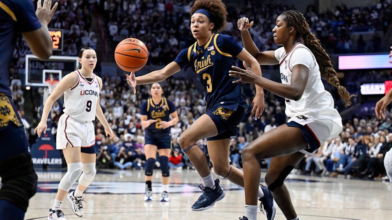 Hannah Hidalgo dominating on both ends of the court for Notre Dame