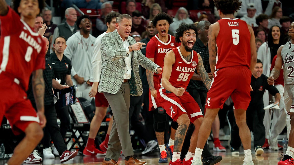 College basketball picks: Predictions, odds for Top 25 games Saturday