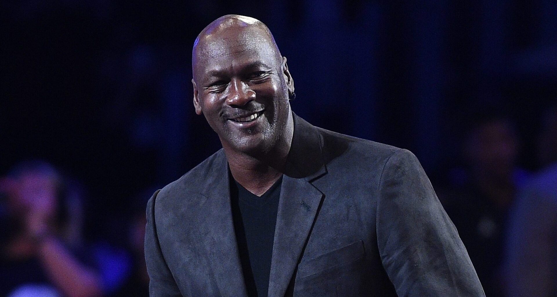 Michael Jordan Honors Derrick Rose Before Bulls Jersey Retirement