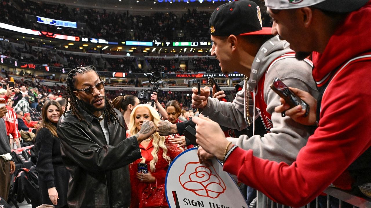 Rose enters rare air as he joins Jordan, Pippen, Sloan and Love as only Bulls with retired numbers