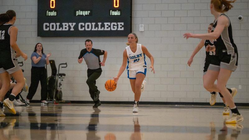 Women's Basketball Falls to Bowdoin in Final Minutes