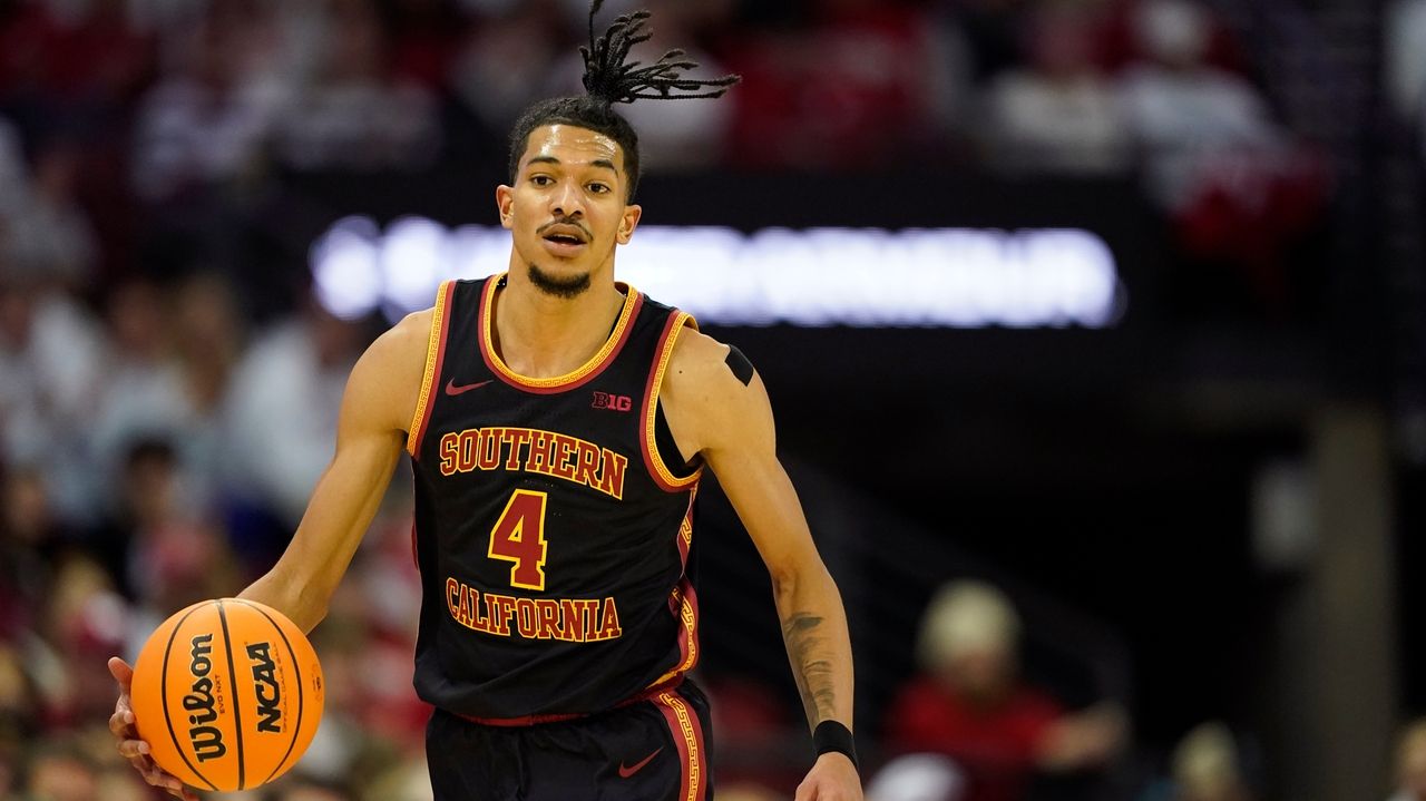 Chad Baker-Mazara hits 5 3s, scores 29; USC beats Wisconsin 73-71