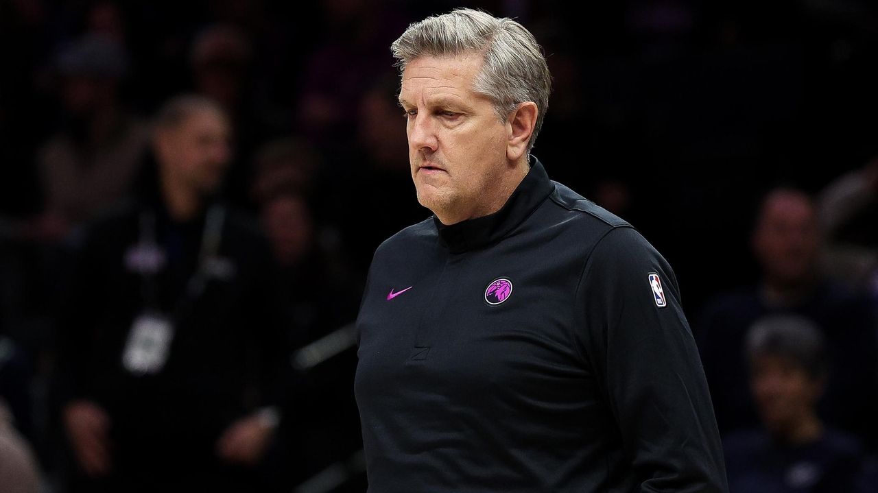 T-wolves and Warriors return to court in support of a grieving community after Minneapolis shooting