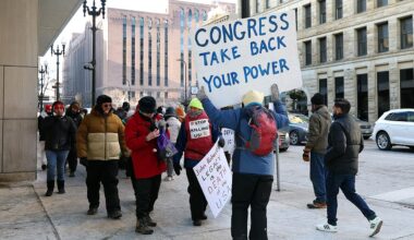 NBA fans launch anti-ICE protest during T'Wolves-Warriors game