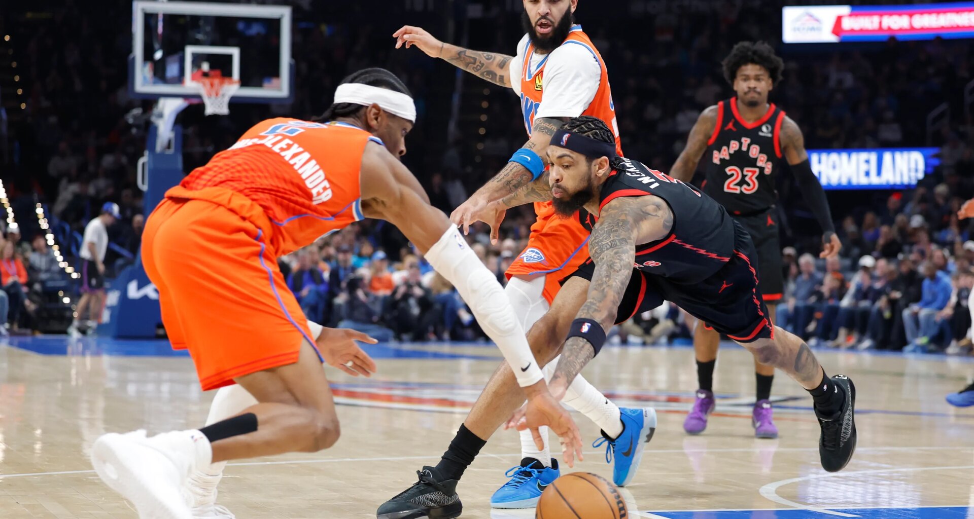 Best images from Thunder's 103-101 loss to Raptors