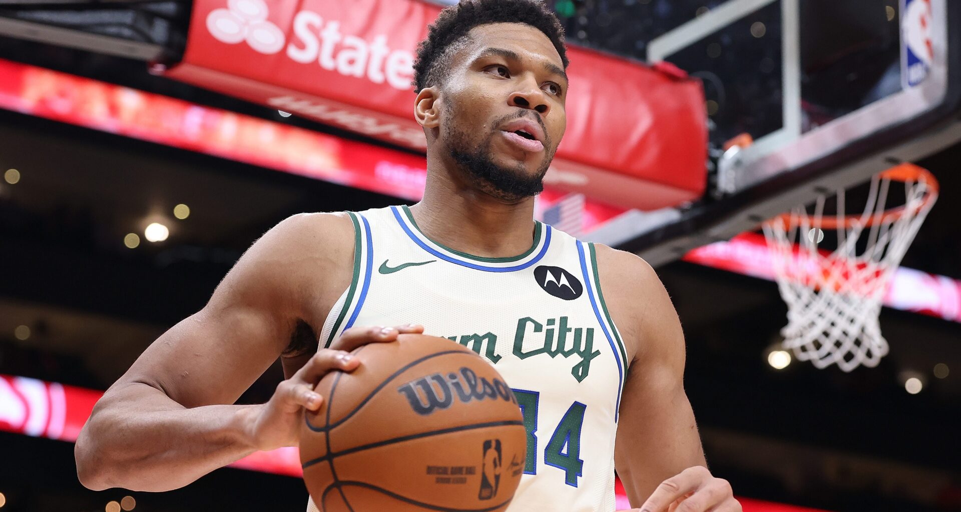 NBA Trade Rumors: Giannis Antetokounmpo Injury Can't Stop Talk