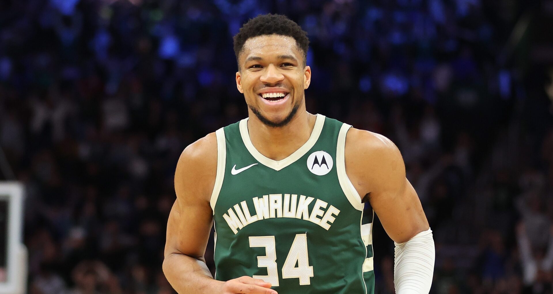Knicks Land Giannis In Blockbuster Trade Idea With Surprise Third Team