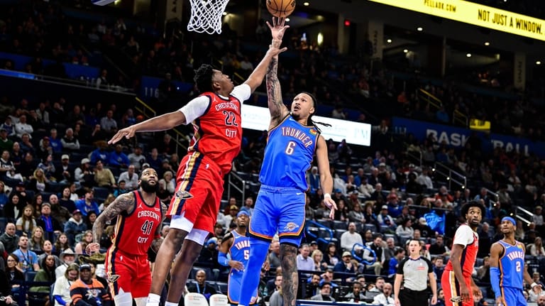 Oklahoma City Thunder forward Jaylin Williams (6) shoots against New...