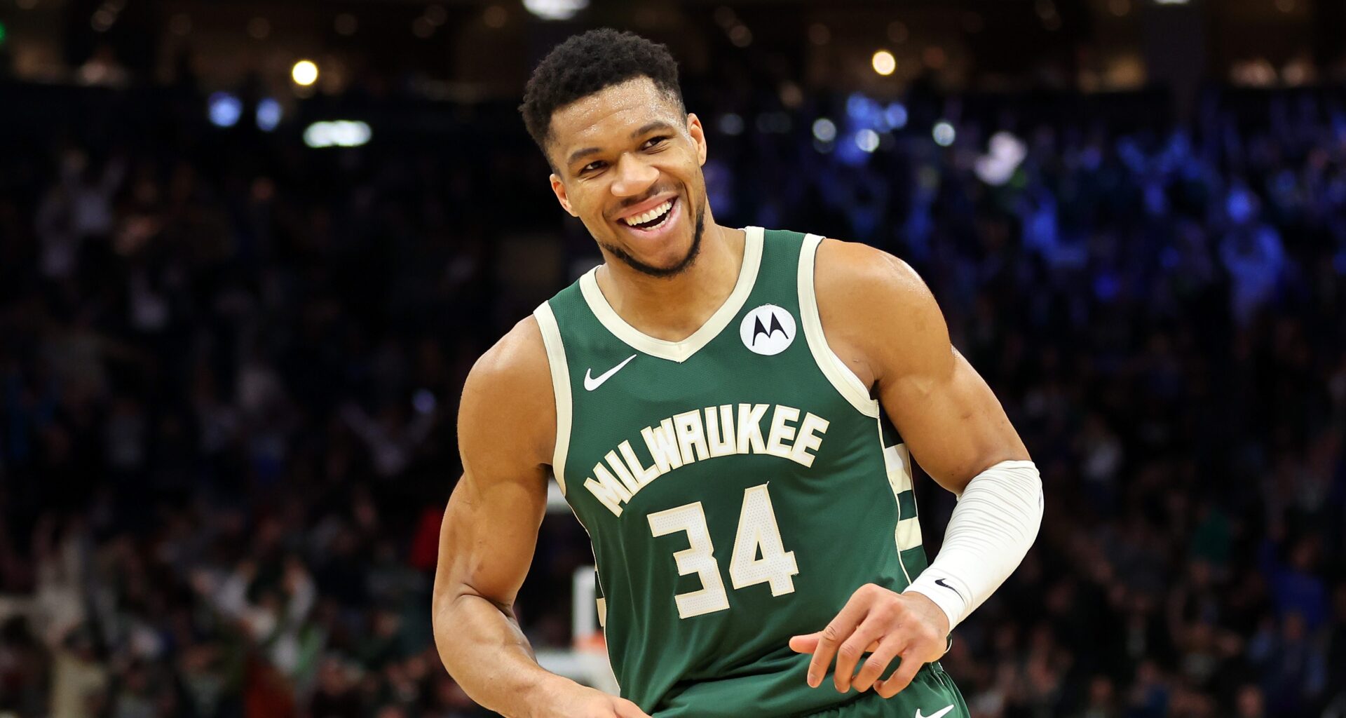 Timberwolves Beat Out Warriors, Knicks To Land Giannis In Mega-Trade Idea