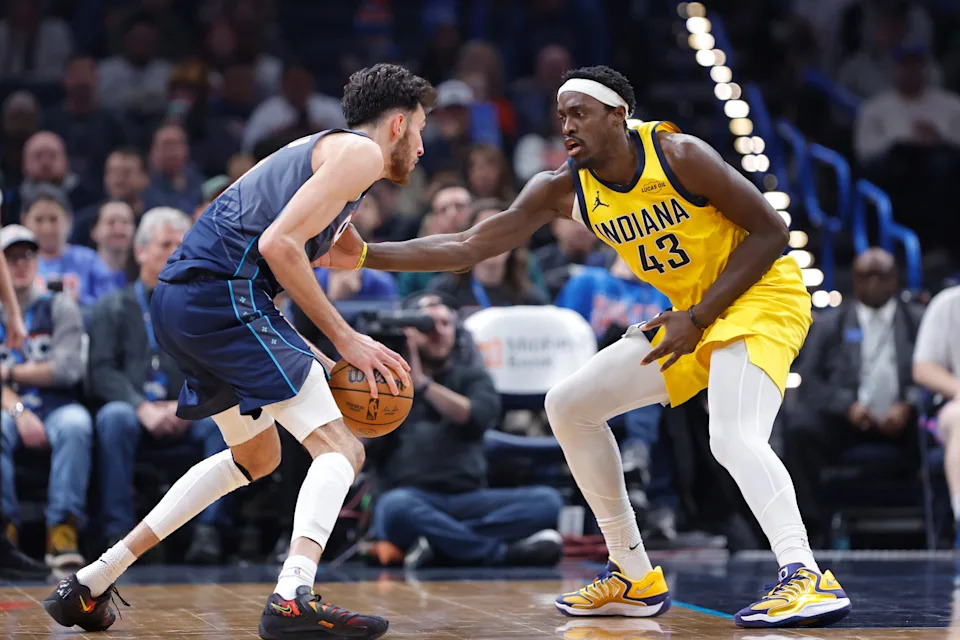 Jan 23, 2026; Oklahoma City, Oklahoma, USA; Indiana Pacers forward Pascal Siakam (43) defends a drive by Oklahoma City Thunder center/forward Chet Holmgren (7) during the second half at Paycom Center. Mandatory Credit: Alonzo Adams-Imagn Images