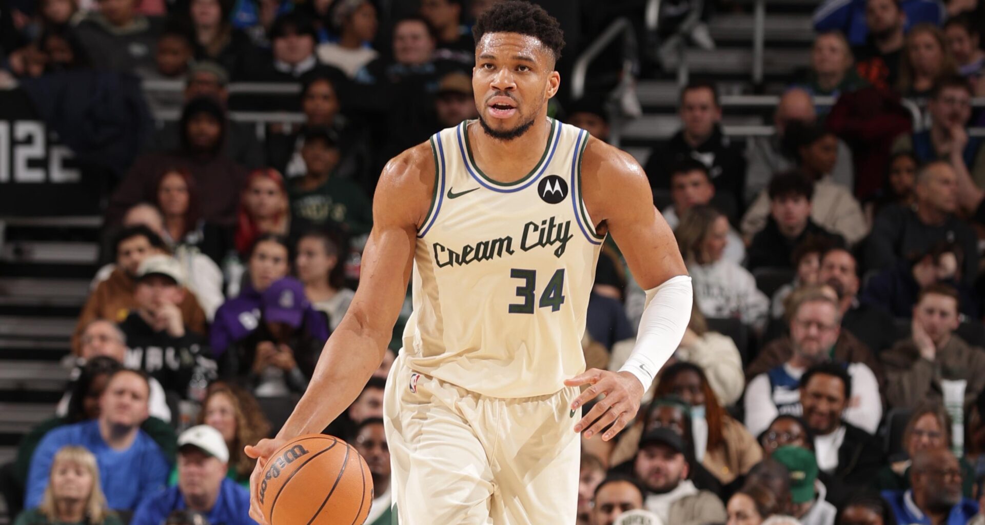 Giannis Explains Why He Booed Bucks Fans Back During 33-Point Loss to T-Wolves