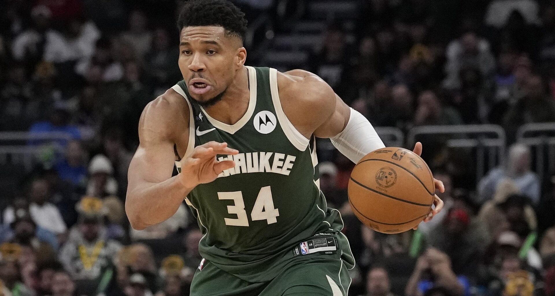 Will Lakers Pursue Giannis? Latest NBA Trade Rumors on Bucks Star amid Knicks, Heat Buzz