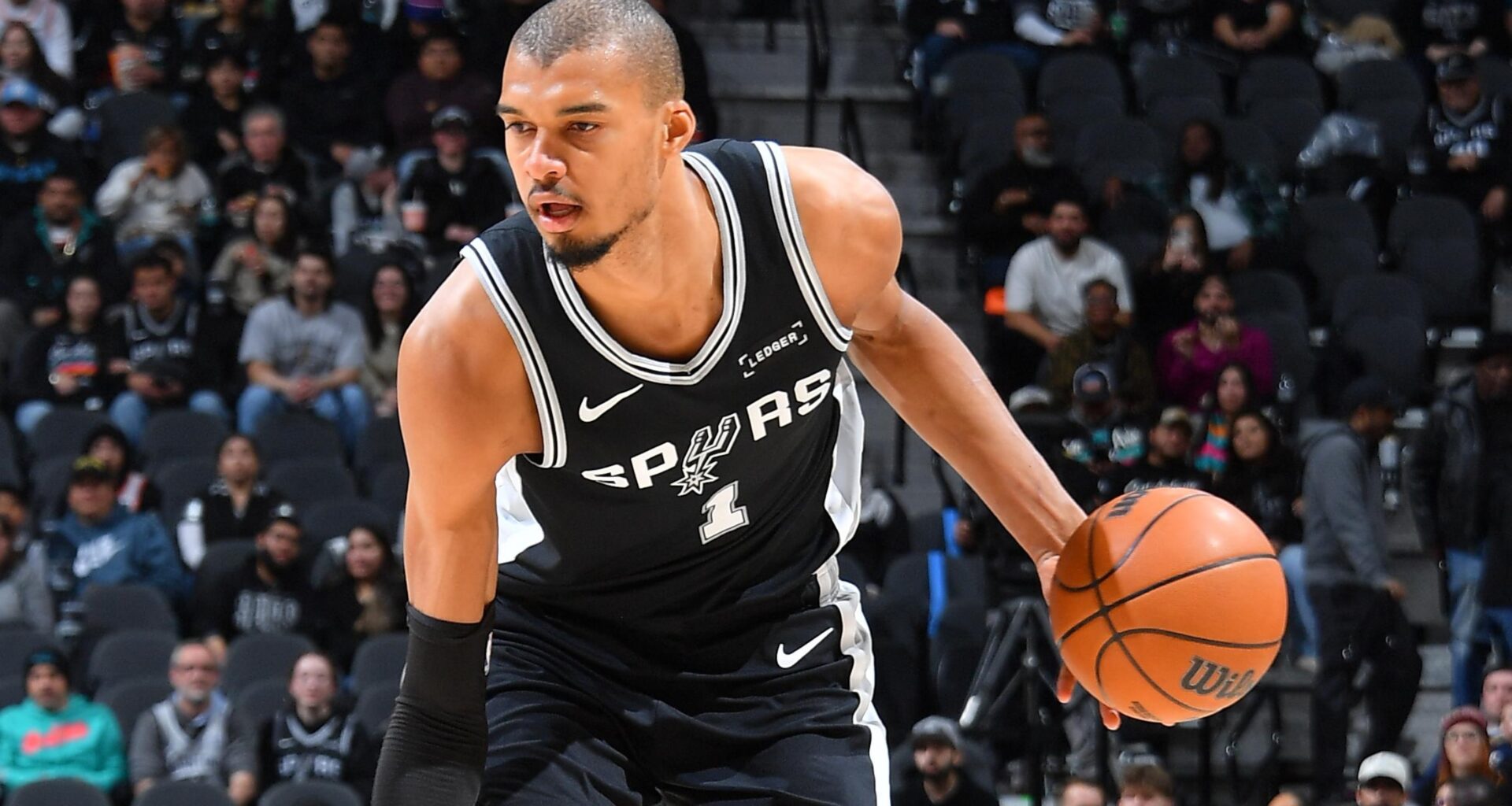 New Giannis Trade Rumors on Links to Wemby, Spurs Pairing Amid Bucks Exit Buzz