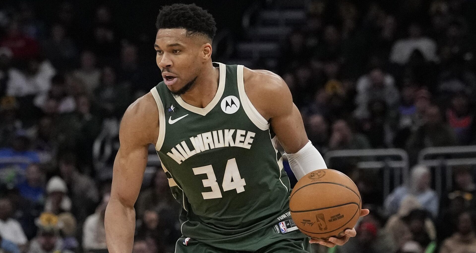 Giannis Eyeing 76ers? Latest NBA Trade Rumors on Potential Tyrese Maxey Pairing