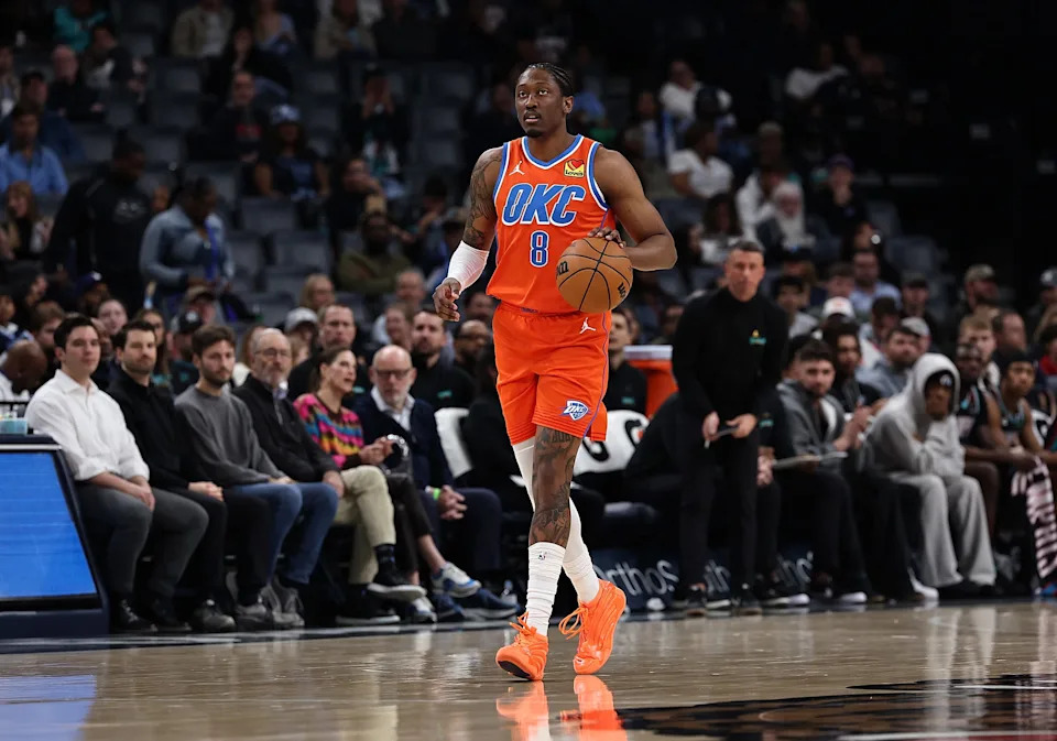 MEMPHIS, TENNESSEE - JANUARY 09: Jalen Williams #8 of the Oklahoma City Thunder brings the ball up court during the first half against the Memphis Grizzlies at FedExForum on January 09, 2026 in Memphis, Tennessee. NOTE TO USER: User expressly acknowledges and agrees that, by downloading and or using this photograph, user is consenting to the terms and conditions of the Getty Images License Agreement. (Photo by Justin Ford/Getty Images)