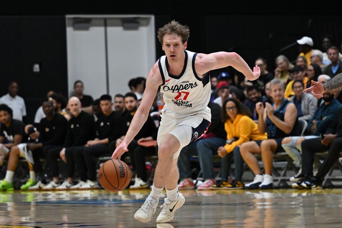 San Diego Clippers Guard Matt Allocco (27) drives to the basket during a G-League basketball game between the South Bay Lakers and San Diego Clippers Wednesday, January 14, 2026 at UCLA Health Training Center in El Segundo, Calif.