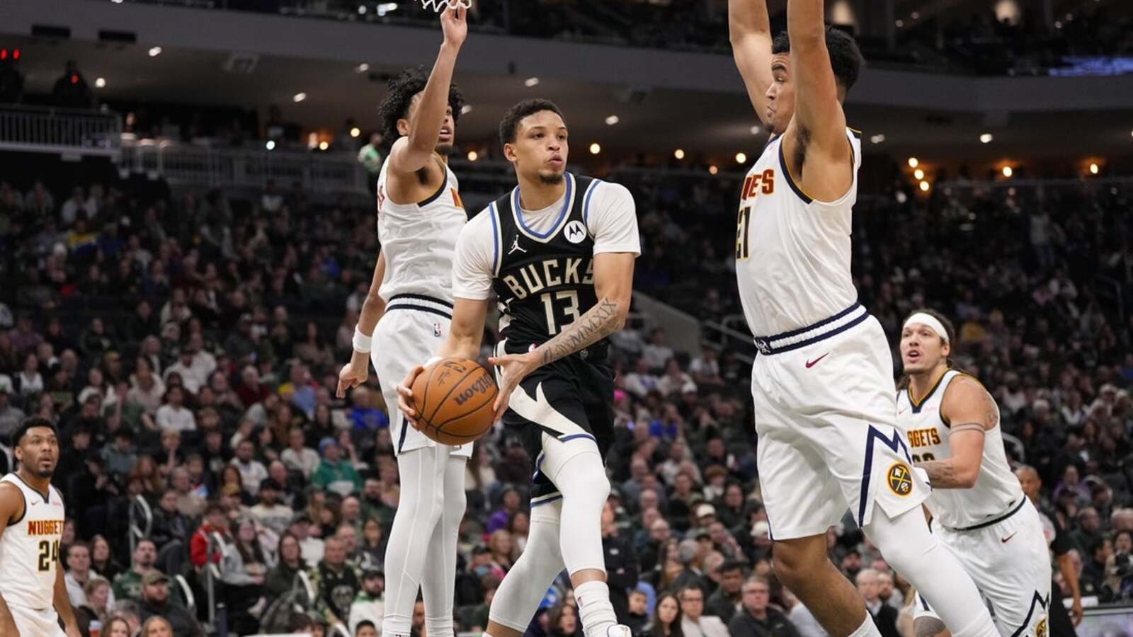 Minus Giannis Antetokounmpo, Bucks face first challenge vs. Mavs