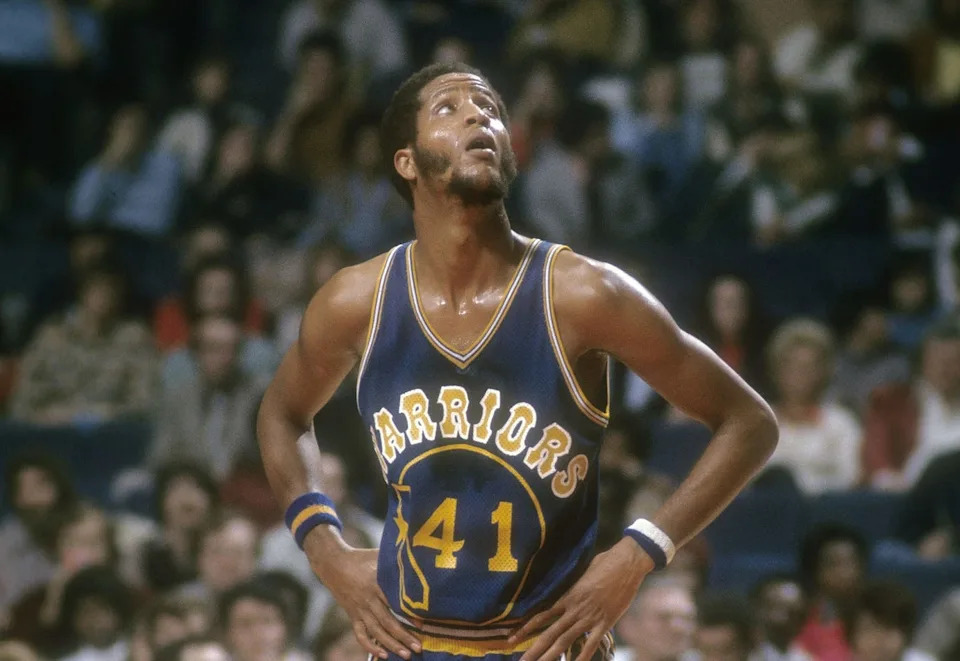 BALTIMORE, MD - CIRCA 1975: Jamaal Wilkes #41 of the Golden State Warriors looks up at the score board during an NBA basketball game against the Washington Bullets circa 1975 at the Baltimore Civic Center in Baltimore, Maryland. Wilkes played for the Warriors from 1974-77. (Photo by Focus on Sport/Getty Images)
