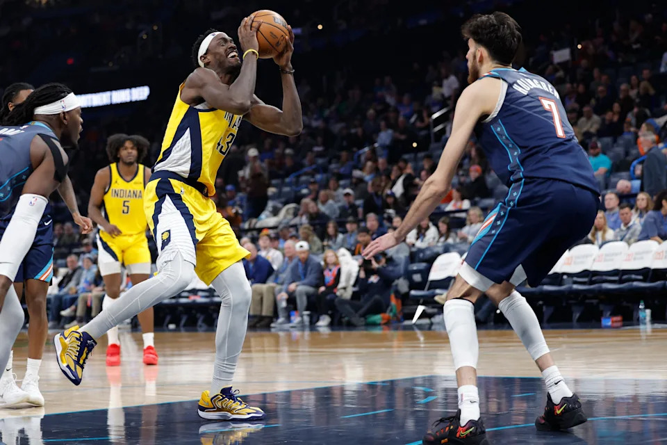 Jan 23, 2026; Oklahoma City, Oklahoma, USA; Indiana Pacers forward Pascal Siakam (43) drives to the basket against Oklahoma City Thunder center/forward Chet Holmgren (7) during the second half at Paycom Center. Mandatory Credit: Alonzo Adams-Imagn Images
