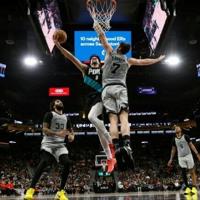 Curry lifts Warriors in return, Brown scores 50 in Celtics win - CBS 19 News