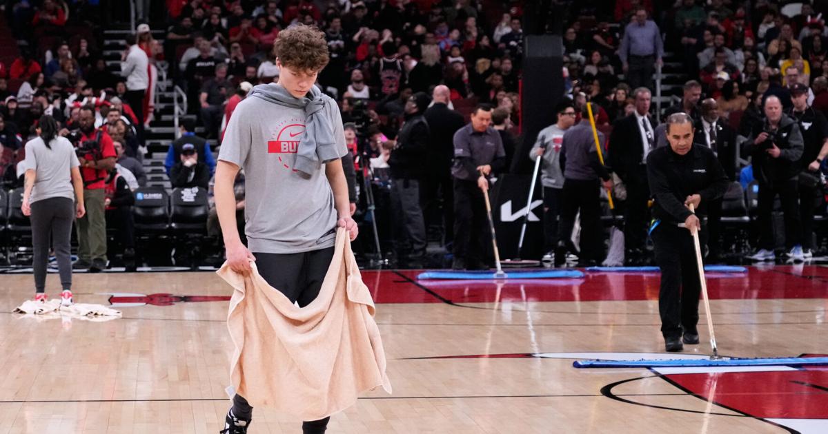 How a slippery court led to a grueling stretch for the Bulls and Heat: 4 games in 5 days await | Pro National Sports