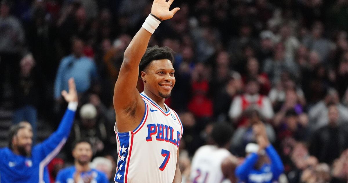 Former Raptors star Kyle Lowry gets huge ovation in four-quarter cameo as 76ers win in Toronto | National Sports
