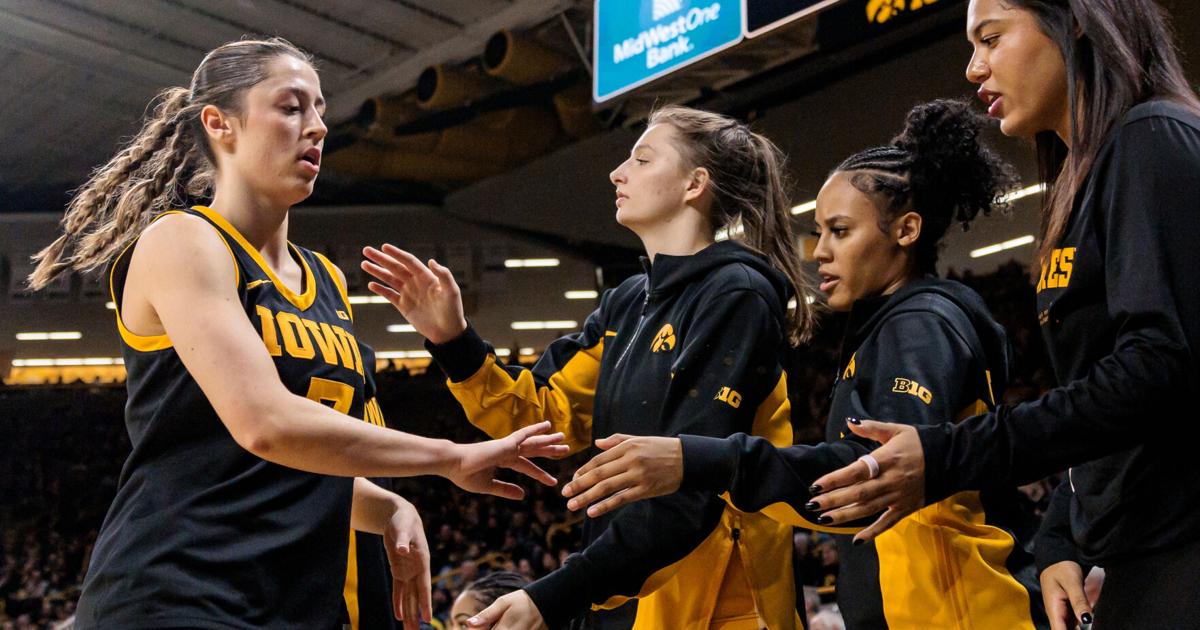 Iowa cracks top 10 in AP women's basketball poll for 1st time in 2 years. UConn, South Carolina 1-2 | National Sports