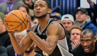 De’Aaron Fox (31) delivers in clutch as Spurs slow Jazz