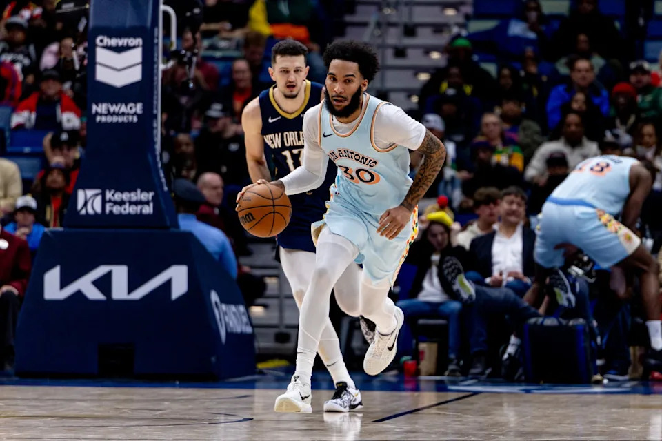 San Antonio Spurs forward Julian Champagnie (30)© Stephen Lew-Imagn Images