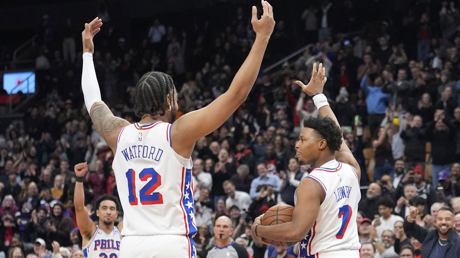 76ers' Kyle Lowry (7) acknowledges the Raptors fans