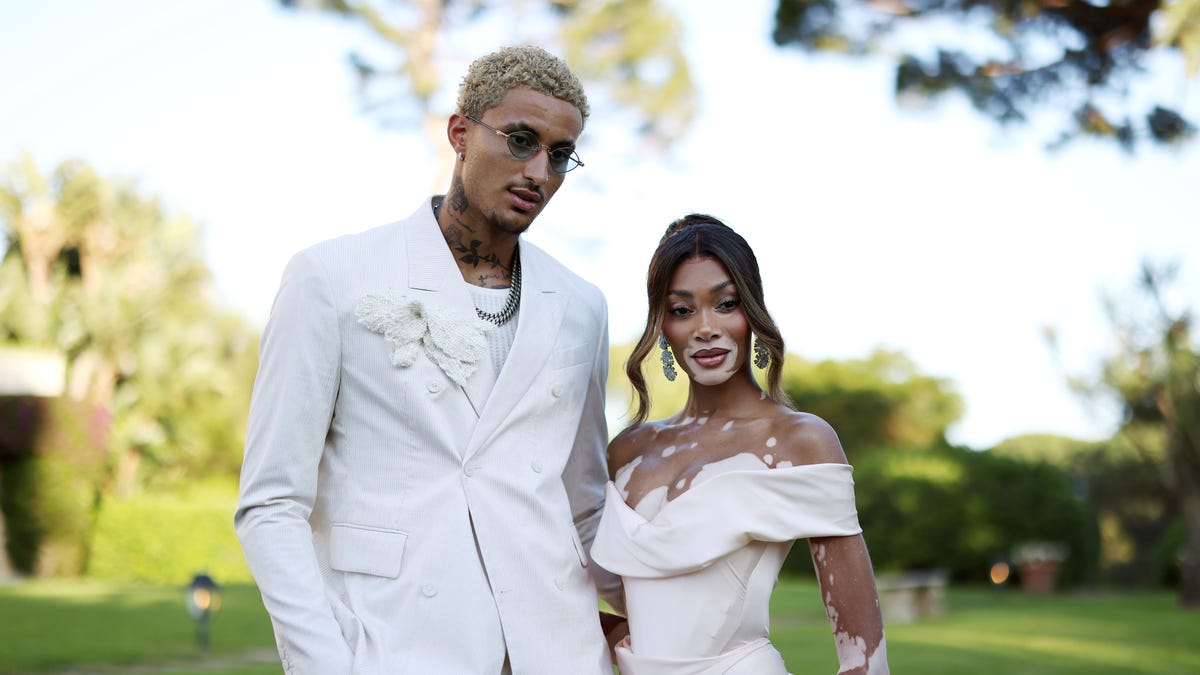 Winnie Harlow's New Year's Eve at Kyle Kuzma's Milwaukee Bucks game