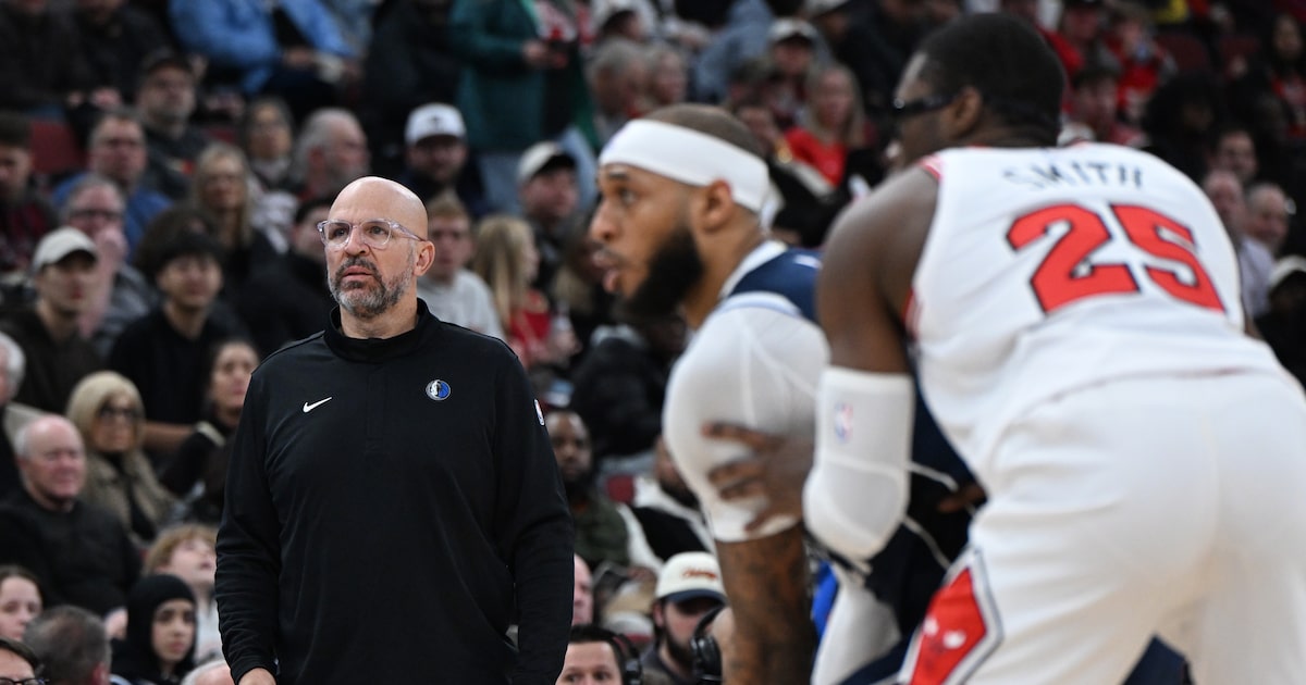 Mavericks coach Jason Kidd ejected in first quarter for disagreeing with official