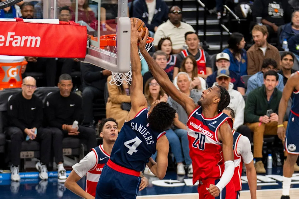 Los Angeles Clippers guard Kobe Sanders (4) finishes this dunk attempt during an NBA basketball game against the Washington Wizards, Wednesday January 14th, 2026 in Los Angeles, California.