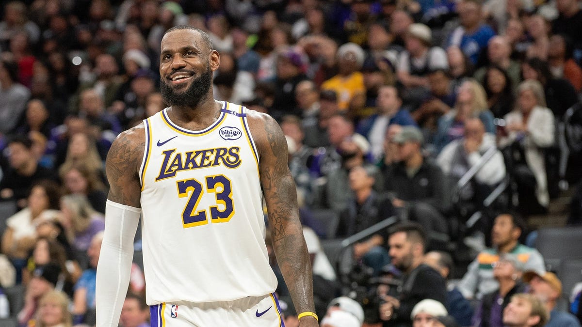Lakers vs Grizzlies game time, how to watch, odds and injury updates