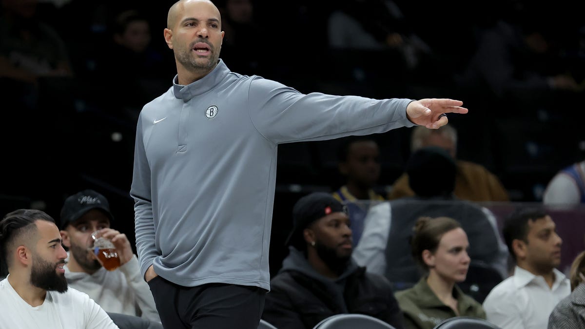 Nets' Jordi Fernandez calls out defense in loss to Warriors