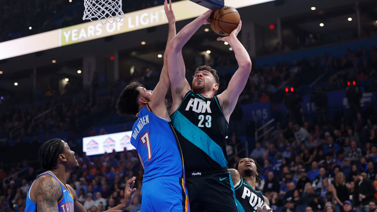 Best images from Thunder's 124-95 win over Trail Blazers