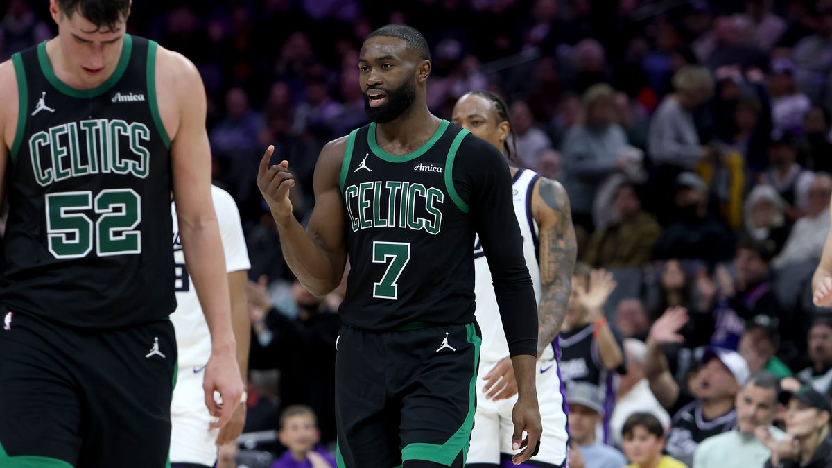 Celtics survive slow start vs. Sacramento Kings, win 120-106 (PHOTOS)