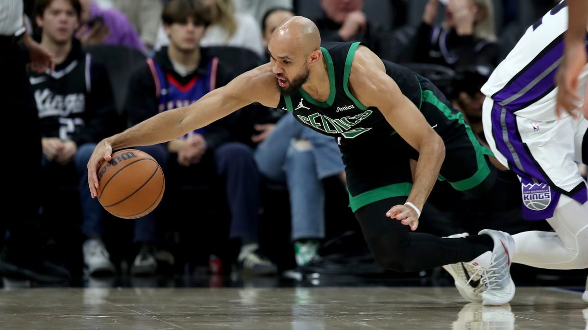 Derrick White on how Celtics were able to tighten up late to beat Kings