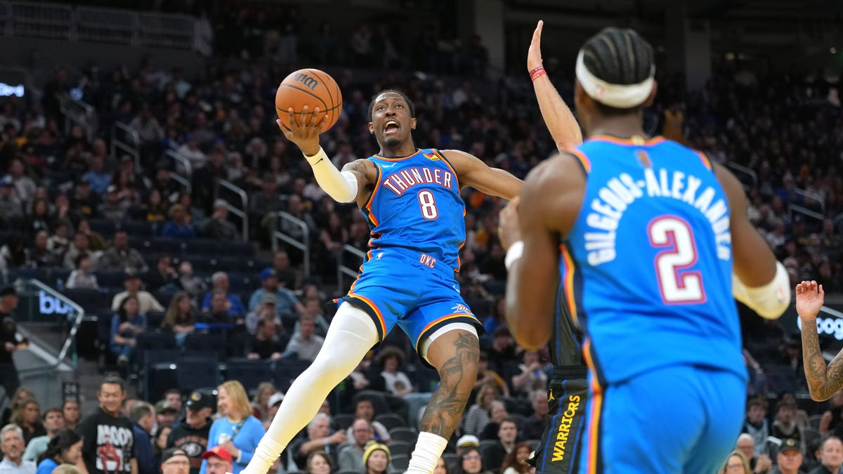 Best images from Thunder's 131-94 win over Warriors