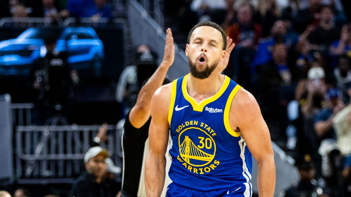 Steph Curry drops 31, Draymond Green ejected in win