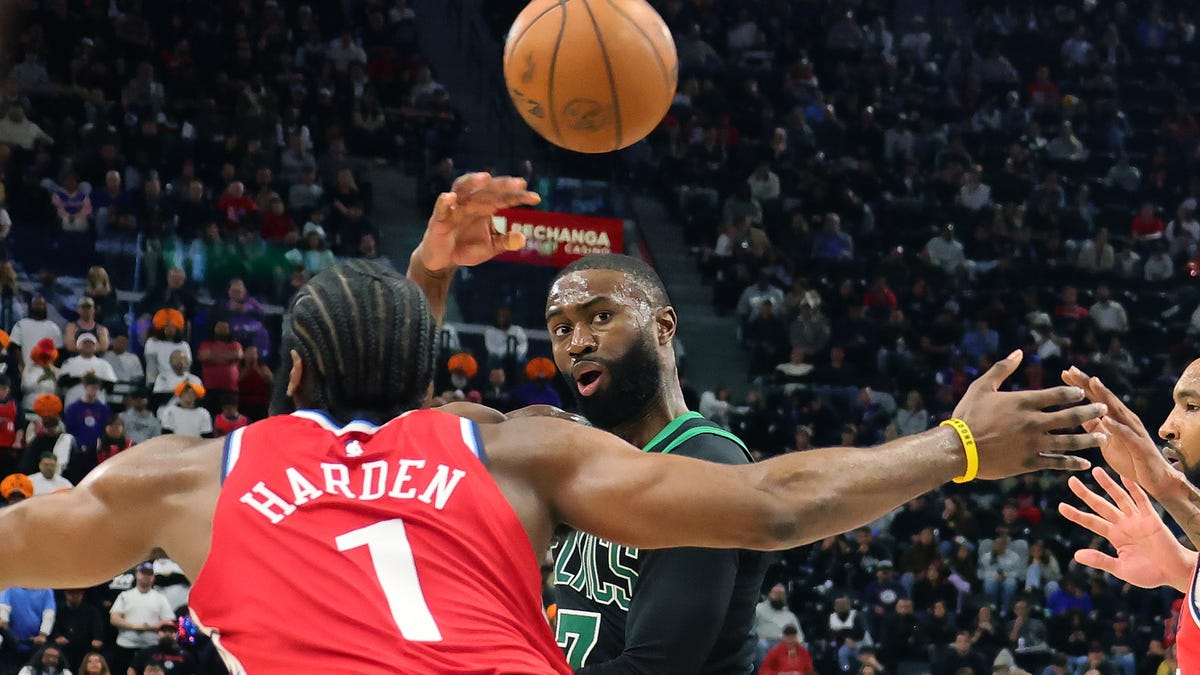 Mazzulla on Celtics star Jaylen Brown motivation for 50 pts. vs. Clips