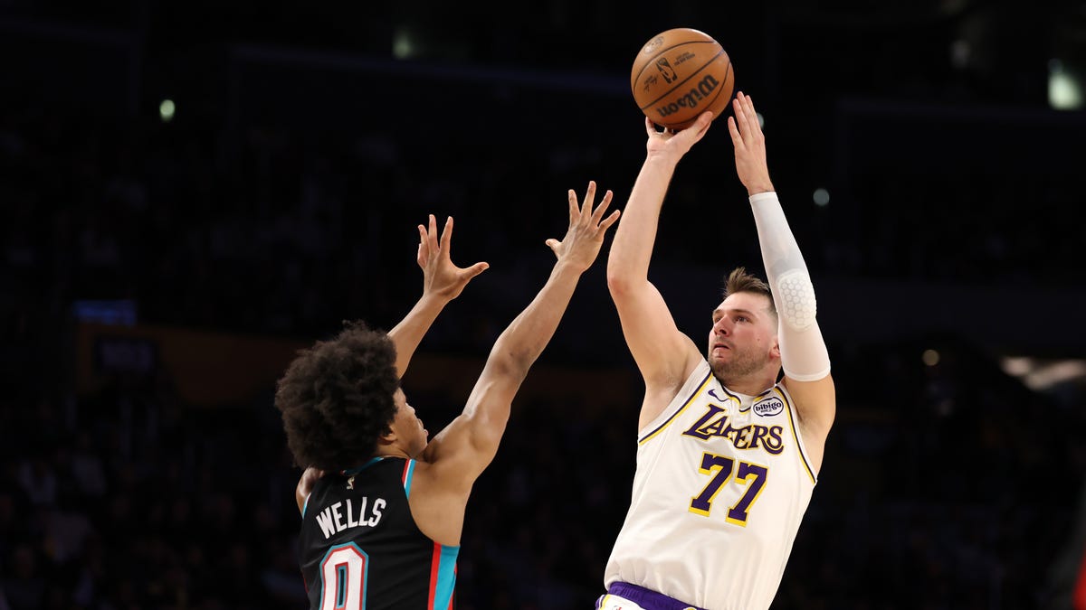 L.A. wins second in a row against Grizzlies