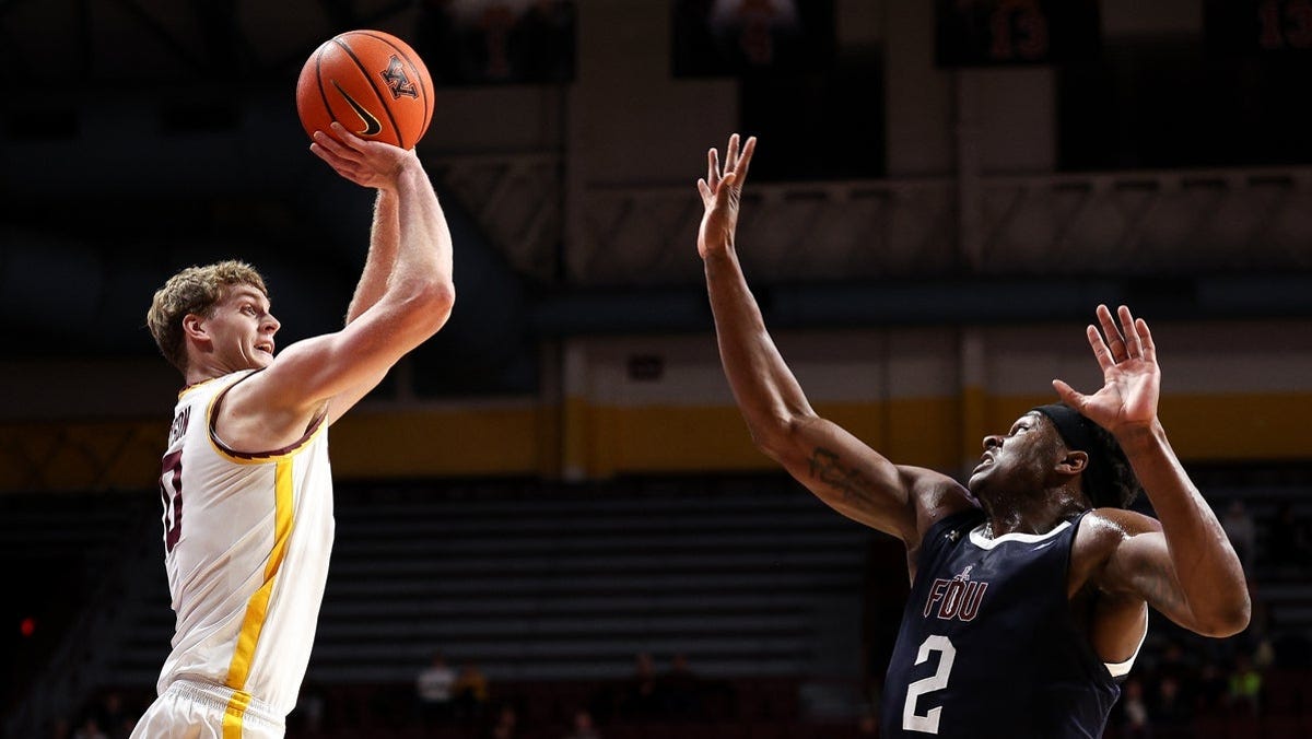 How to watch Iowa Hawkeyes vs. Minnesota Golden Gophers: Live stream info, TV channel, game time