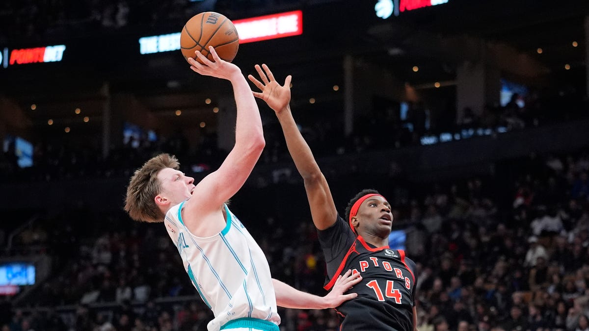 Raptors at Hornets odds, picks and predictions
