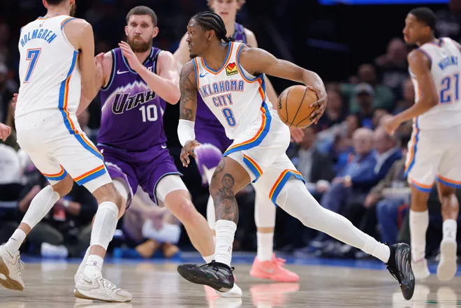 Jan 7, 2026; Oklahoma City, Oklahoma, USA; Oklahoma City Thunder guard/forward Jalen Williams (8) drives to the basket against the Utah Jazz during the second half at Paycom Center. Mandatory Credit: Alonzo Adams-Imagn Images