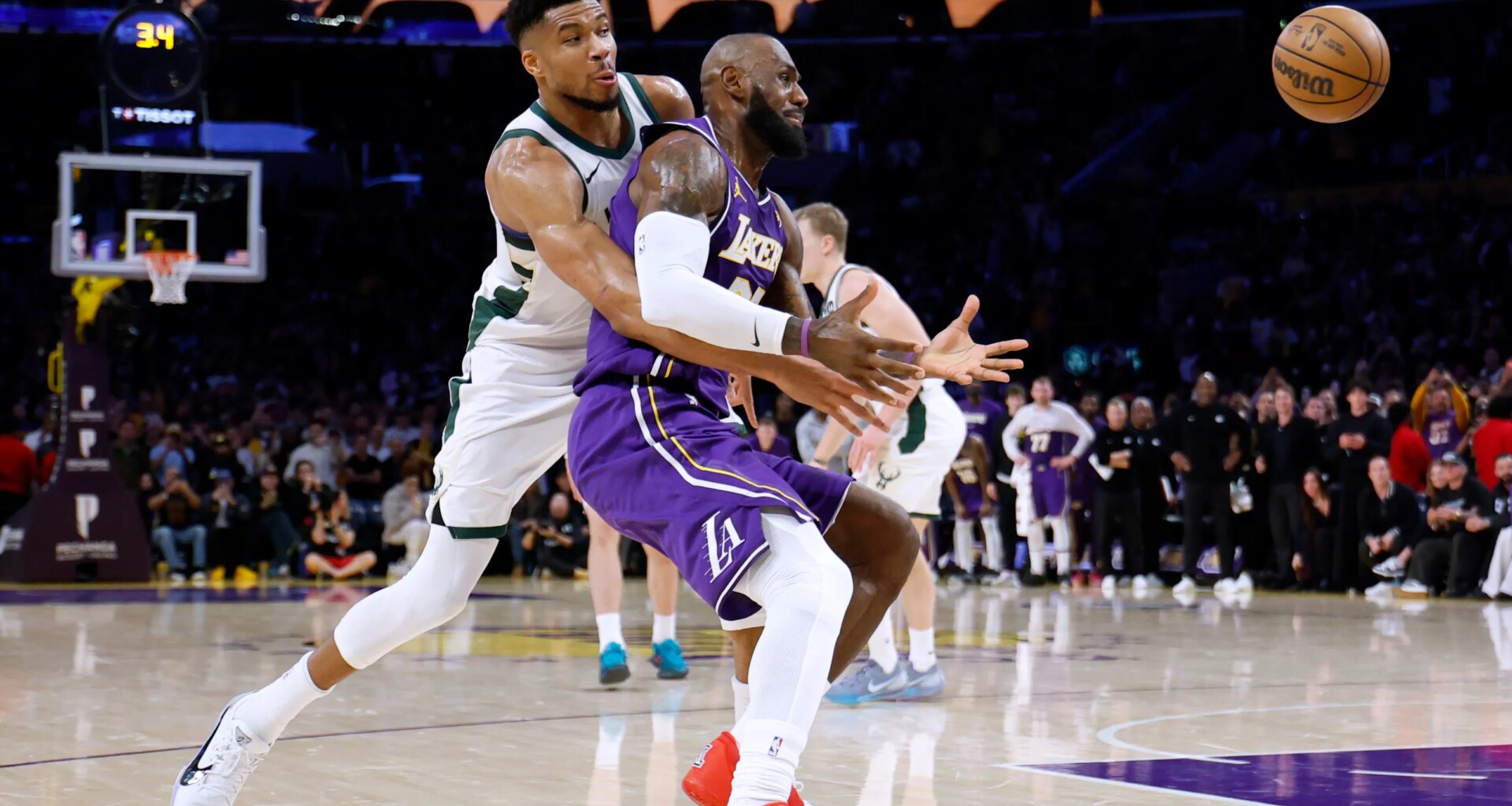 L.A. falls apart in crunch time, loses to Bucks